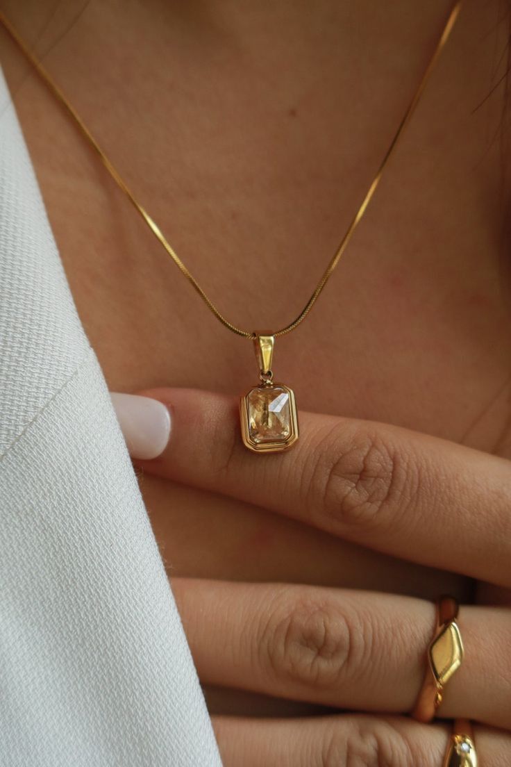 crystal pendant necklace