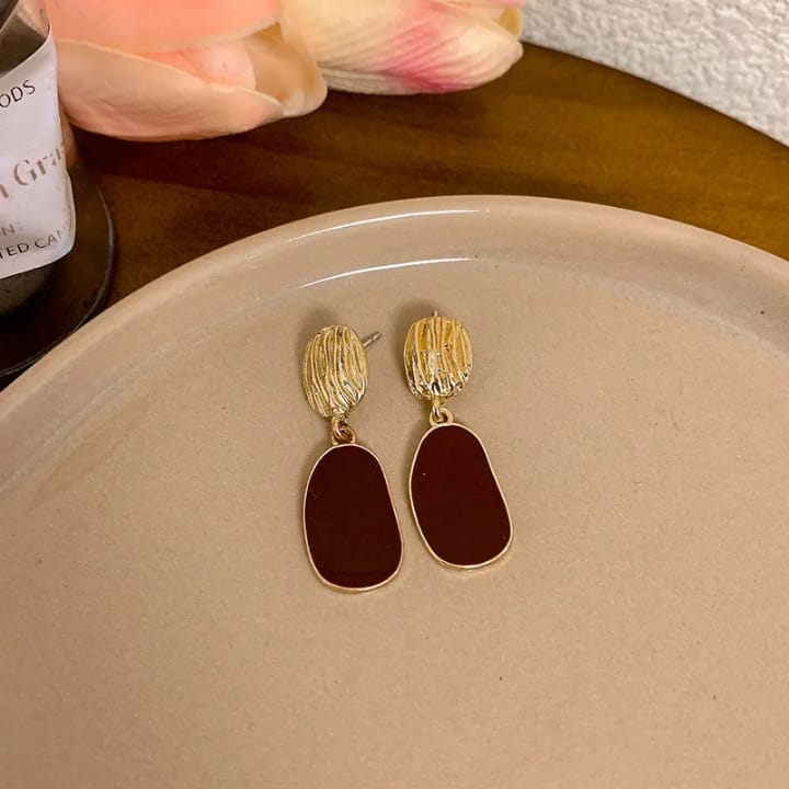 Maroon gold earrings