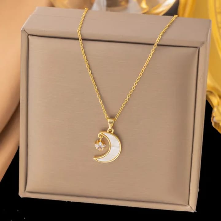 Moon Pendant necklace