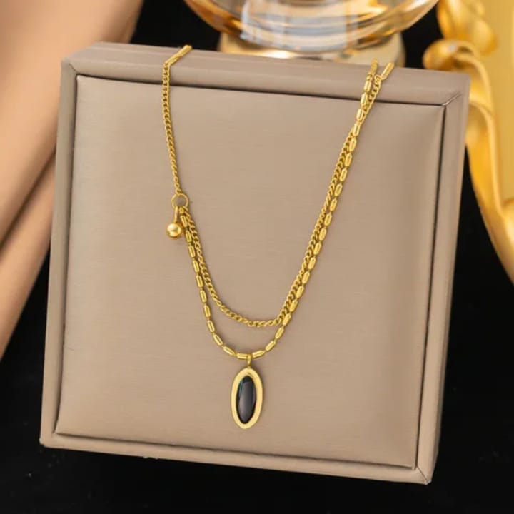 Double layered- black pendant necklace