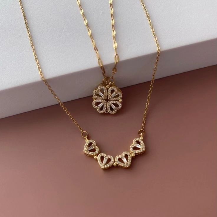 Magnetic heart pendant necklace